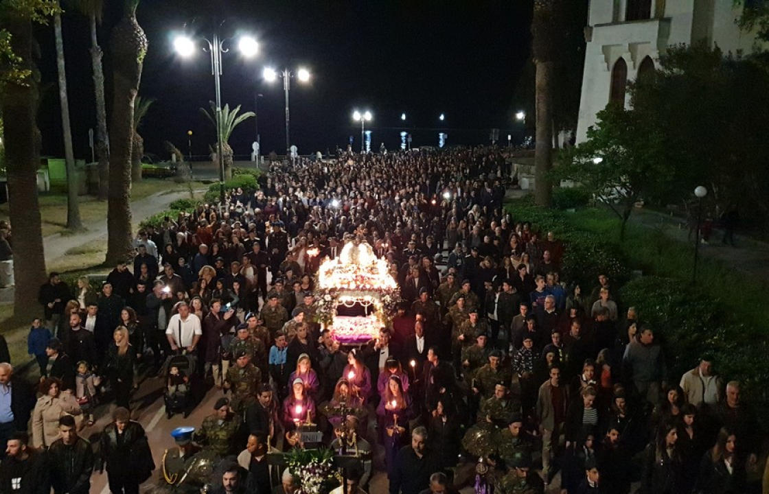 Σε κλίμα κατάνυξης η περιφορά των επιταφίων στην Κω. ΦΩΤΟ &amp; ΒΙΝΤΕΟ