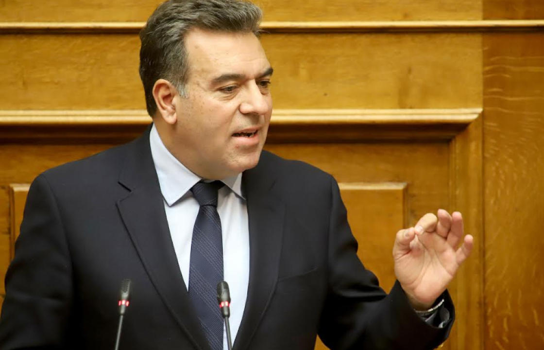 ΜΑΝΟΣ ΚΟΝΣΟΛΑΣ: «Επτά ερωτήματα για την κυβέρνηση που μεταφέρει, εδώ και καιρό, παράνομους μετανάστες και πρόσφυγες από άλλες περιοχές στην Κω»