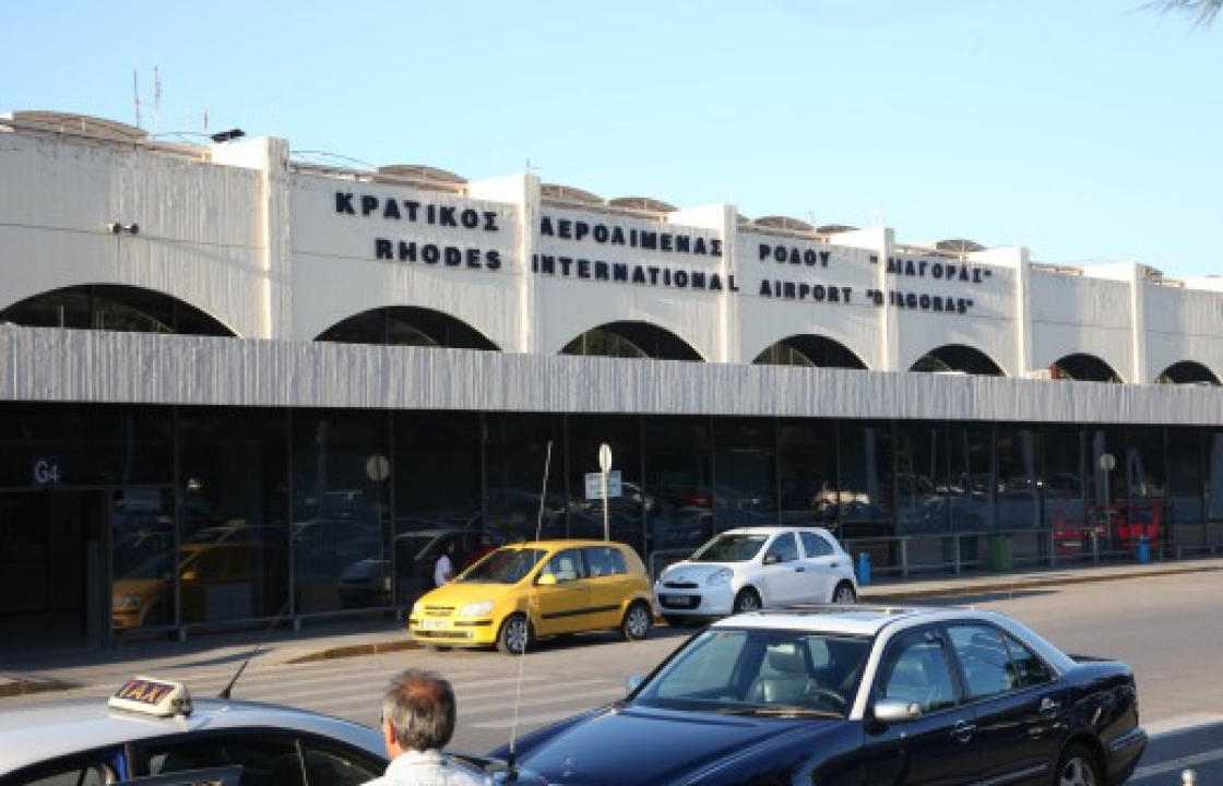 Η απίστευτη περιπέτεια 9χρονης - Την ξέχασαν στο αεροδρόμιο της Ρόδου- Η απάντηση της αεροπορικής εταιρείας