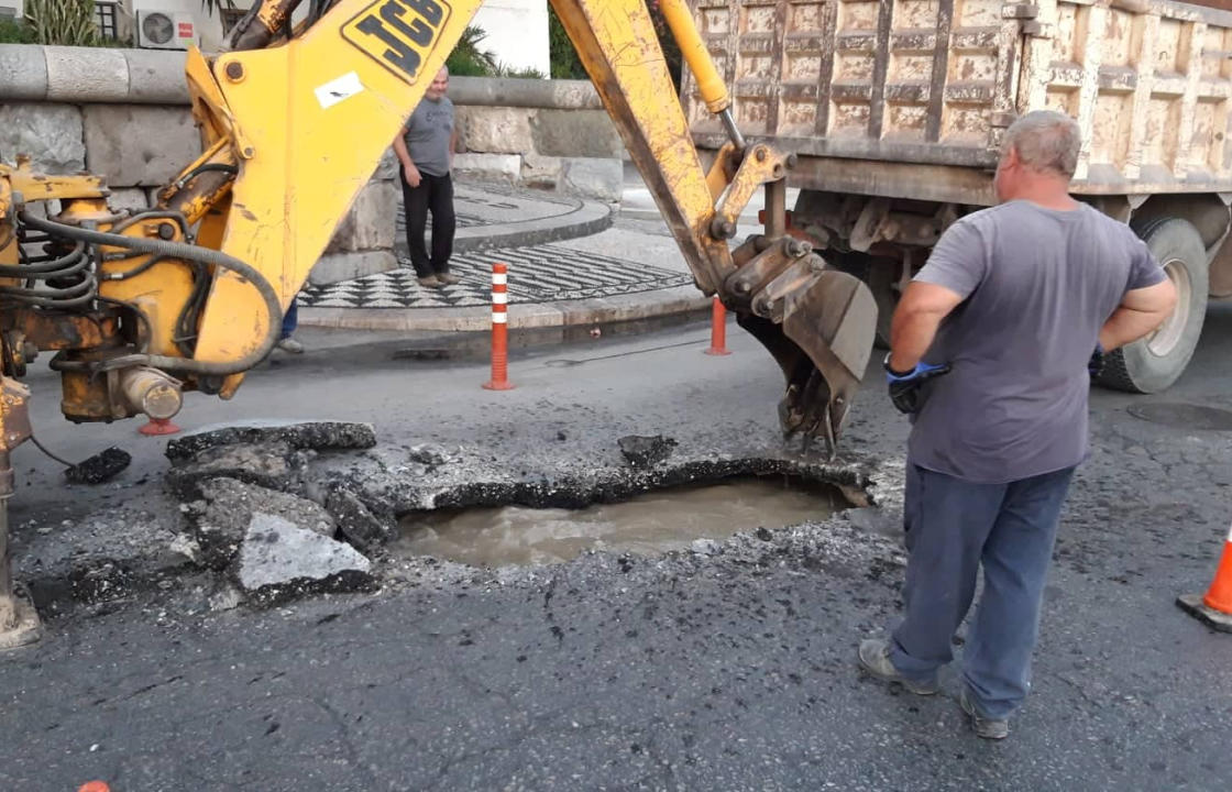 Δήμος Κω:“Από την Παρασκευή 2 Αυγούστου τα συνεργεία της ΔΕΥΑΚ εργάζονται για την αποκατάσταση του κεντρικού αγωγού ακαθάρτων μπροστά από το Επαρχείο”