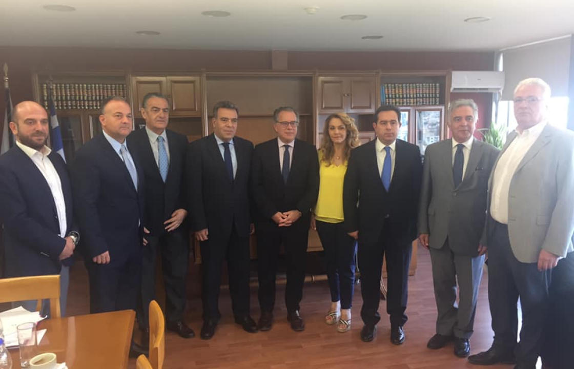 Η συνάντηση για τις επιπτώσεις του μεταναστευτικού-προσφυγικoύ στα νησιά, στο Υπουργείο Προστασίας του Πολίτη