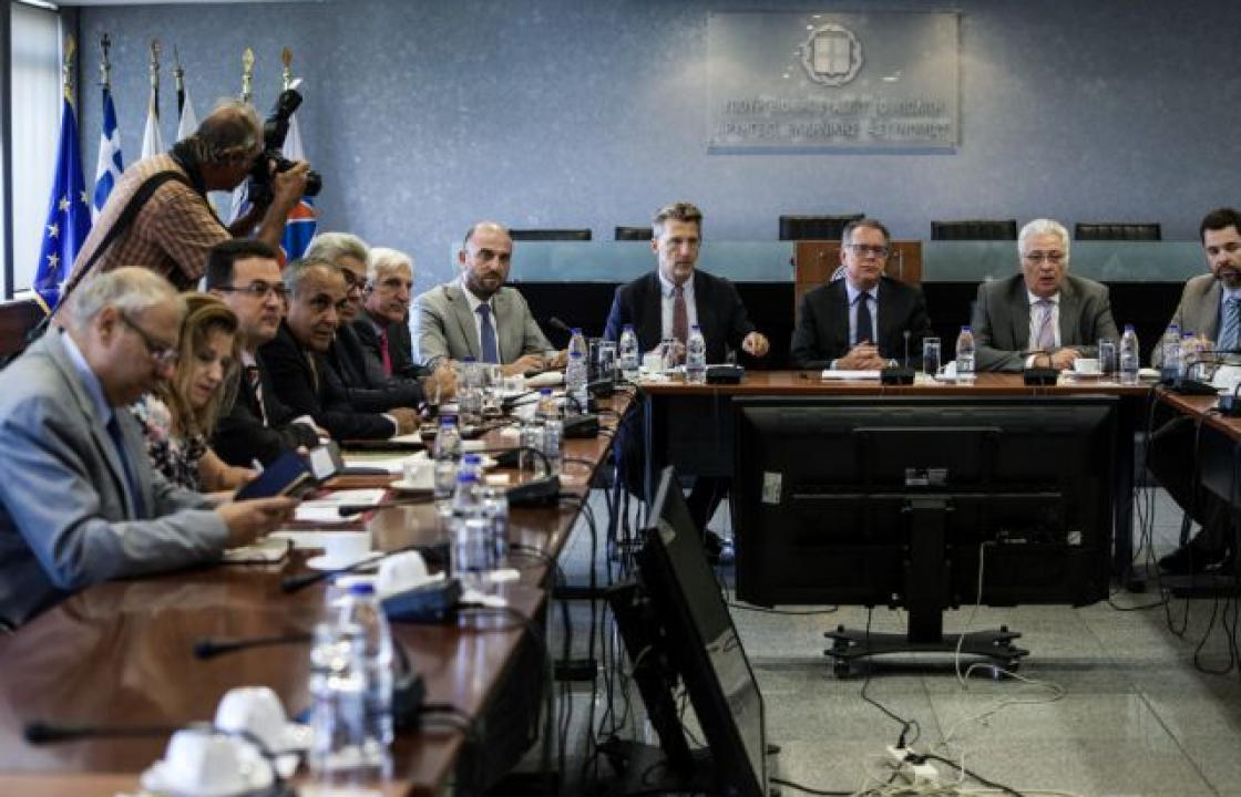 Προσφυγικό: Ενίσχυση συνόρων και δομών στα νησιά αποφάσισε η διυπουργική