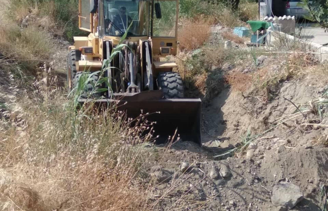 Συνεχίζονται, σε όλη την έκταση του νησιού, οι καθαρισμοί ρεμάτων ενόψει της χειμερινή περιόδου