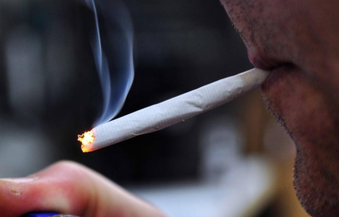 Στη Βουλή το νομοσχέδιο του υπουργείου Υγείας: Πρόστιμο 200 ευρώ στους παρανόμως καπνίζοντες