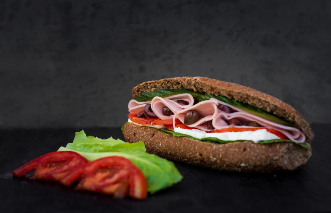 Πεντανόστιμα σάντουιτς από το Αρτοποιείο Ζαμάγιας - Delivery στο 22420 28025
