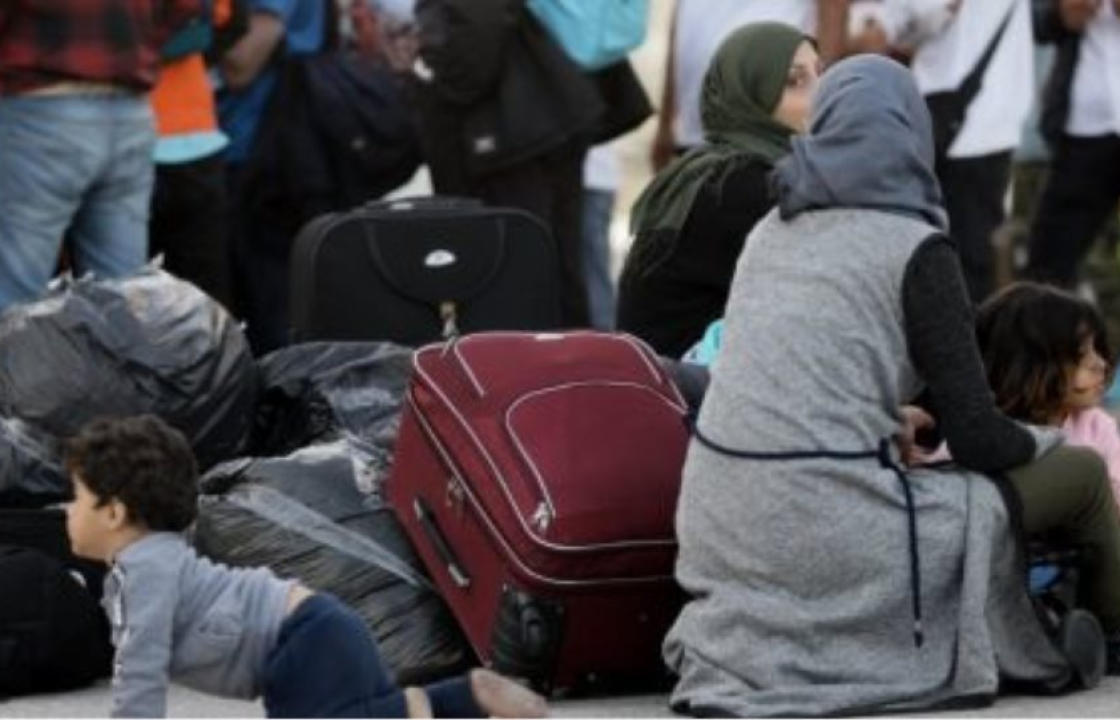 Στο λιμάνι του Πειραιά 36 μετανάστες και πρόσφυγες από την Κω και 24 από τη Λέρο