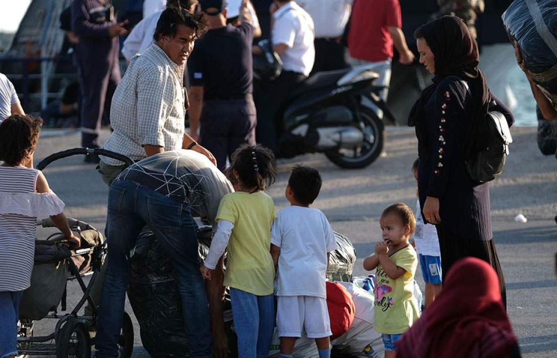 Στο λιμάνι του Πειραιά 15 μετανάστες και πρόσφυγες από την Κω και 16 από τη Λέρο