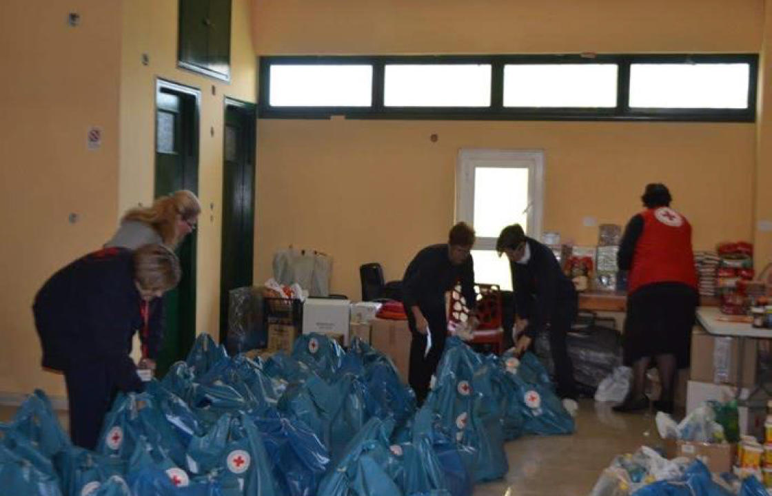 400 δέματα αγάπης διανεμήθηκαν σε 190 οικογένειες και μοναχικά άτομα στην Κω, από τον Ερυθρό Σταυρό