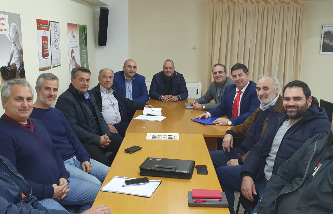 Το Ε. Σ. Ε .Δ. Εκμισθώσεως Ε.Ι.Χ αυτοκινήτων με οδηγό συναντήθηκε με τα μέλη του ΕΒΕΔ (παράρτημα Κω)