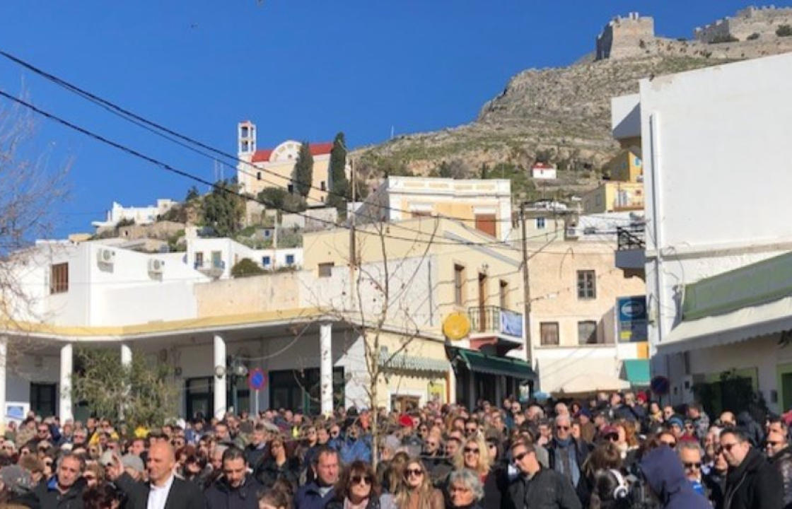 Η μεγάλη συγκέντρωση διαμαρτυρίας στη Λέρο, για το μεταναστευτικό