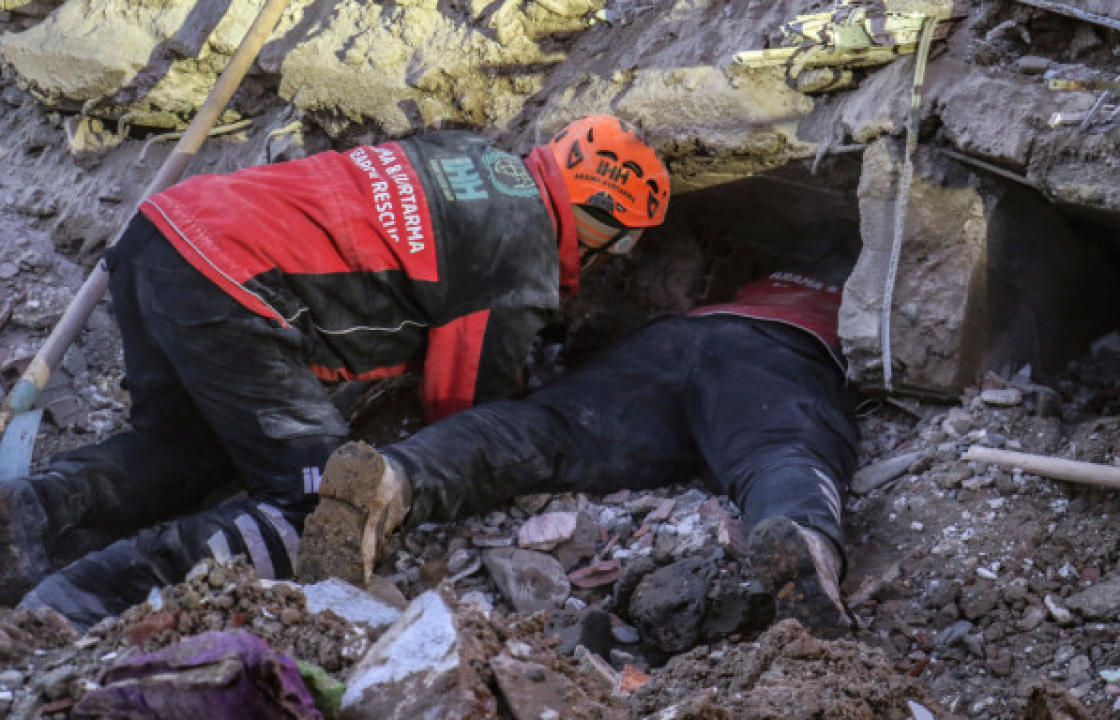 Σεισμός στην Τουρκία: Στους 38 οι νεκροί, η επιχείρηση διάσωσης οδεύει προς το τέλος της