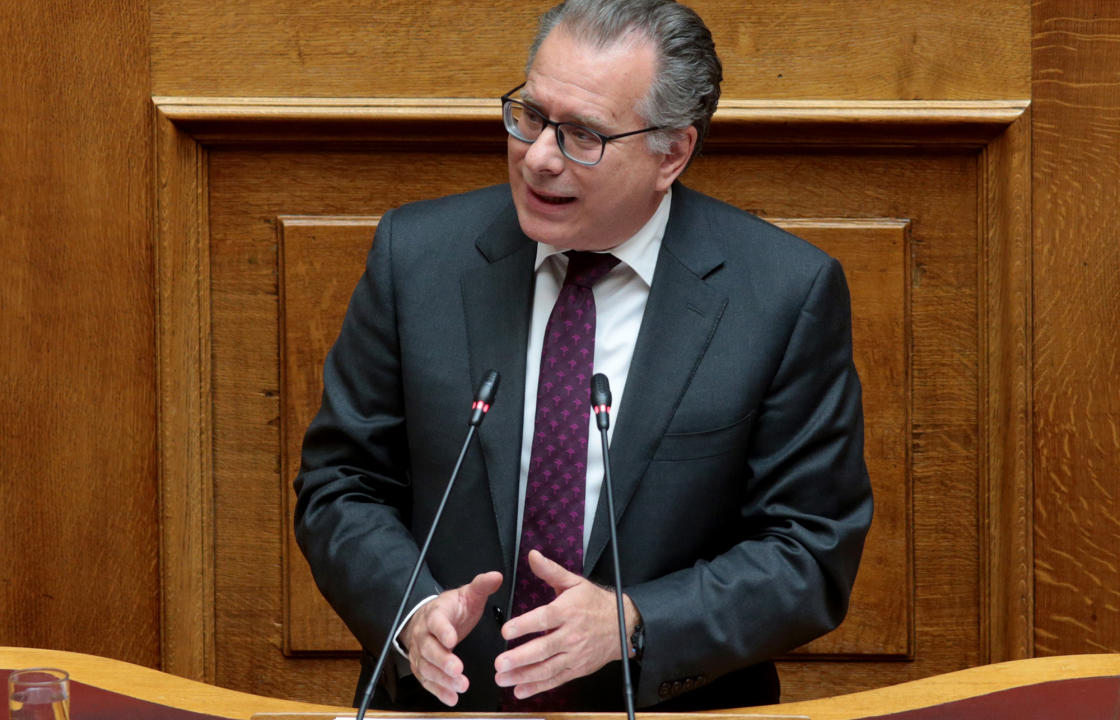 Καταγγελίες Κουμουτσάκου: Δικηγόροι, γιατροί και ΜΚΟ σε κυκλώματα εκμετάλλευσης μεταναστών