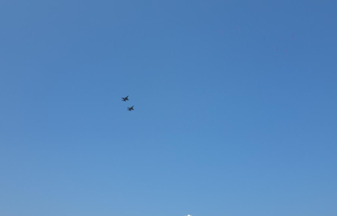 ΧΡΟΝΙΑ ΠΟΛΛΑ ΕΛΛΑΔΑ! Η πτήση των 2 μαχητικών F-16 πάνω από την Κω για την επέτειο της 25ης Μαρτίου. ΦΩΤΟ &amp; ΒΙΝΤΕΟ
