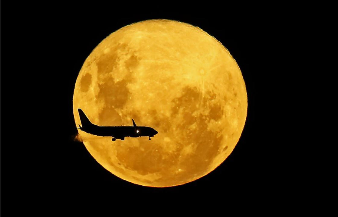 Ροζ πανσέληνος: Δείτε το μεγαλύτερο φεγγάρι του 2020 2