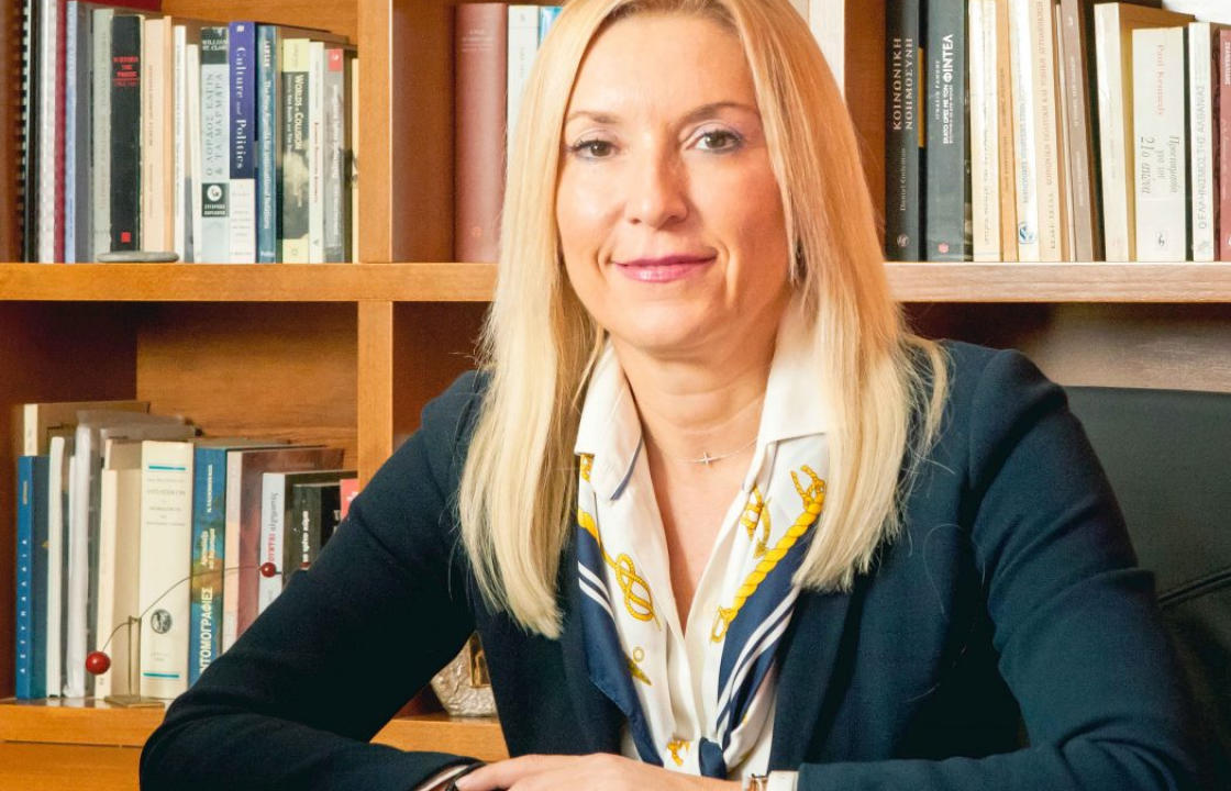 Έπεσαν οι μάσκες του … ‘success story’! Άρθρο της Παρασκευής - Ελευθερίας Φτακλάκη