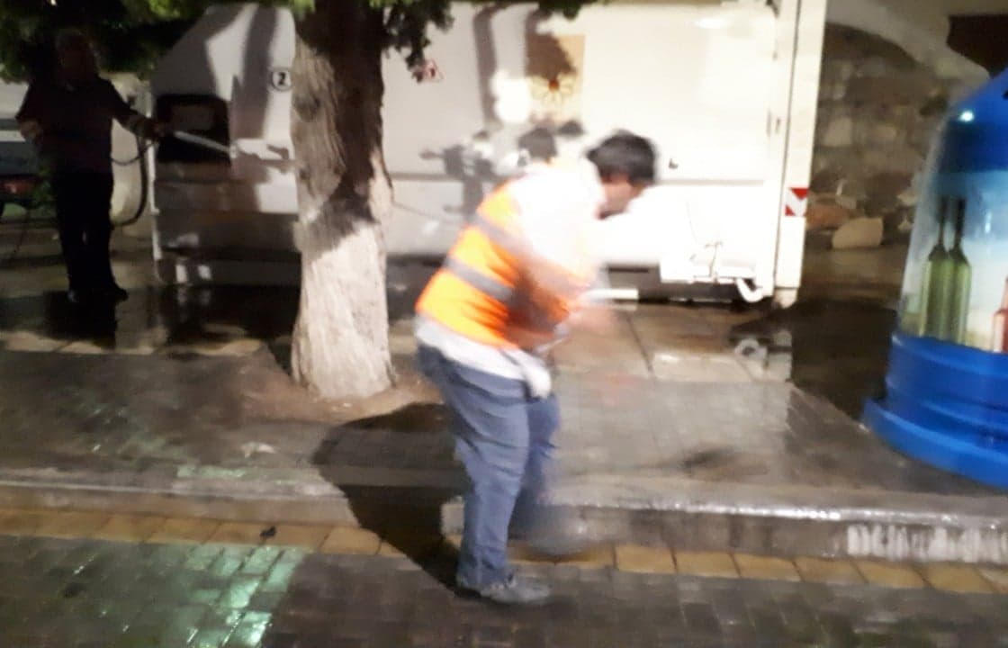 Δήμος Κω: Πλύσιμο οδοστρώματος, πεζοδρομίων και κάδων στην πόλη της Κω  - Δείτε σε ποιες οδούς