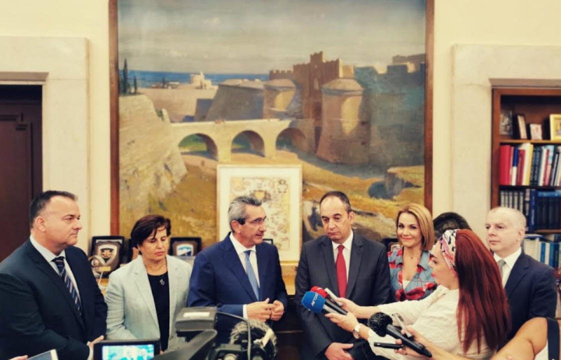 Στην Περιφέρεια Νοτίου Αιγαίου ο Υπουργός Ναυτιλίας - Σύσκεψη με τοπικούς φορείς