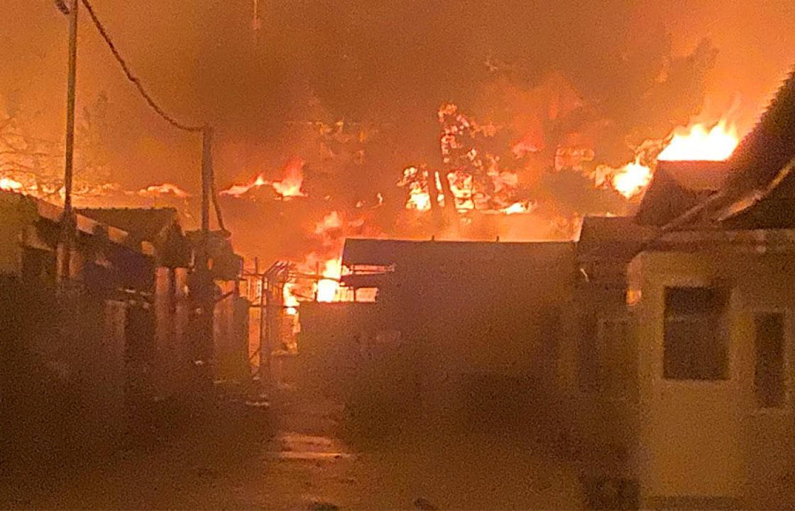 Πύρινη κόλαση στη Λέσβο: Στις φλόγες το ΚΥΤ της Μόριας - Στο δρόμο 13.000 μετανάστες