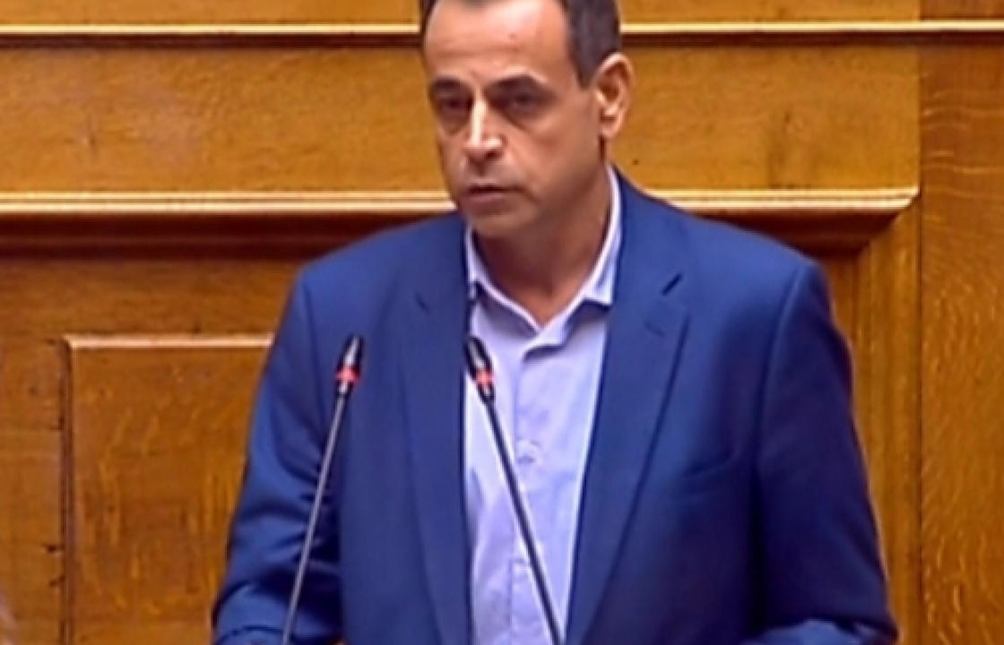 Ν. Σαντορινιός: Να κρύψει τις τραγικές καθυστερήσεις στην εφαρμογή του ΜΙ, προσπαθεί το Υπουργείο Ναυτιλίας, μέσα από δελτία τύπου- πυροτεχνήματα