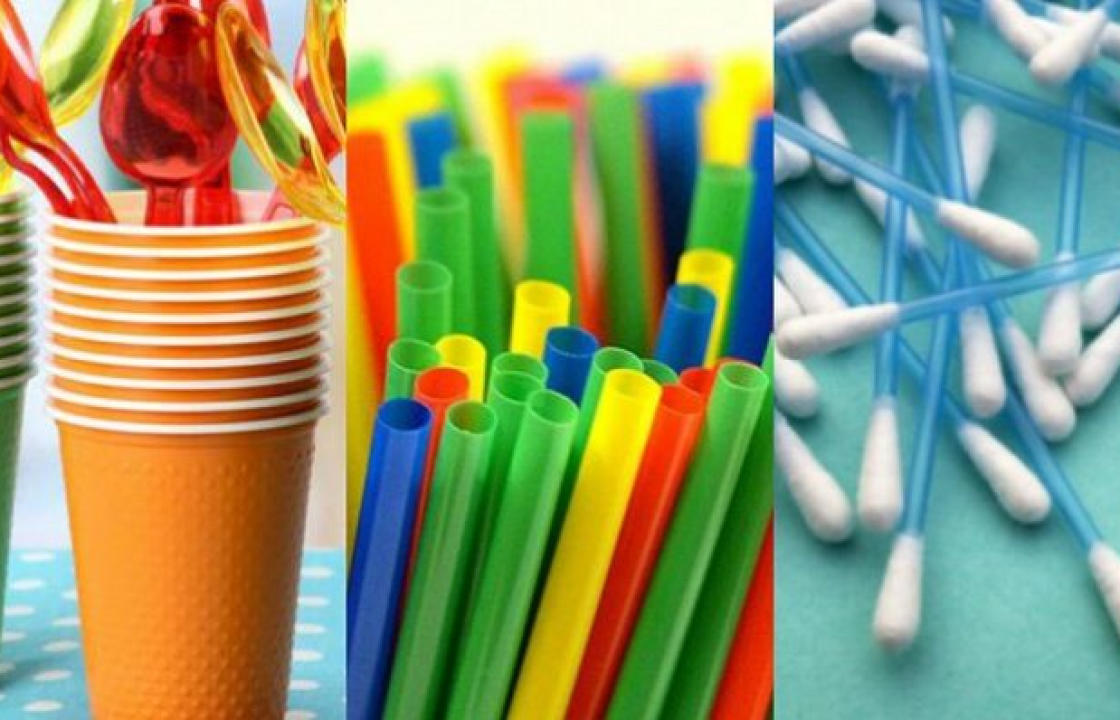 Πλαστικά μιας χρήσης: Ποια προϊόντα θα απαγορευθούν από τον Ιούλιο του 2021 - Τι ισχύει για τα πρόστιμα