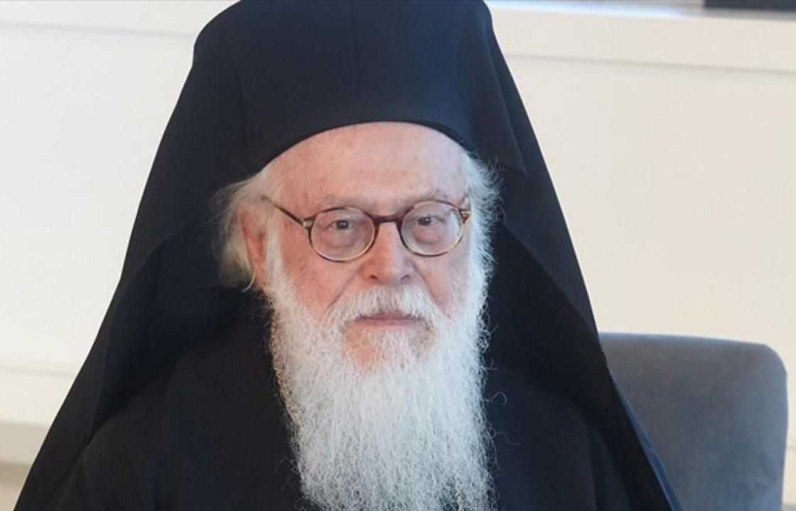 Κορωνοϊός: Θετικός ο Αρχιεπίσκοπος Αλβανίας - Μεταφέρθηκε στην Αθήνα