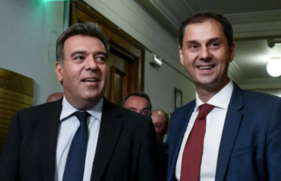 Προληπτική καραντίνα για Κόνσολα και Θεοχάρη - Συνεργάτης του Υπουργείου διαγνώστηκε θετικός στον COVID-19