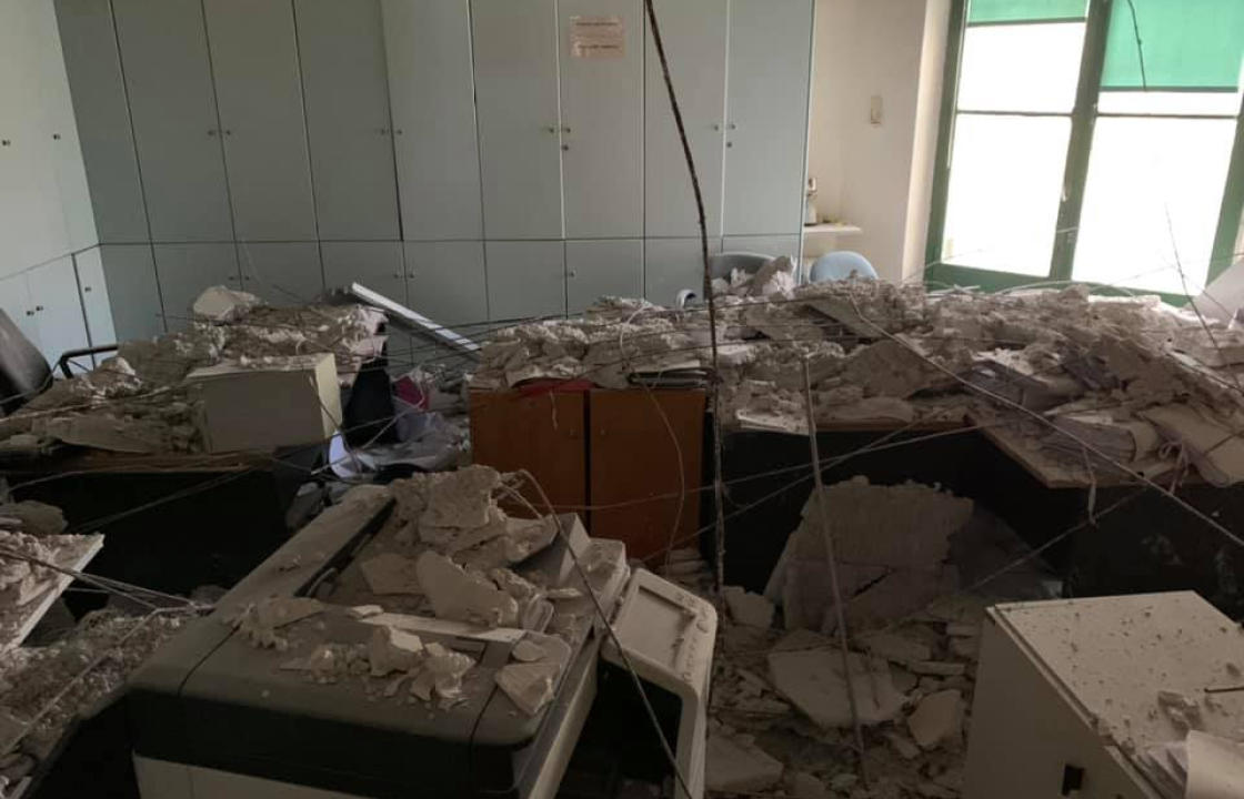 Αποκολλήθηκε η ψευδοροφή σε χώρο των οικονομικών υπηρεσιών στο Δημαρχείο Κω - Η ενημέρωση από το Δήμαρχο. ΦΩΤΟ