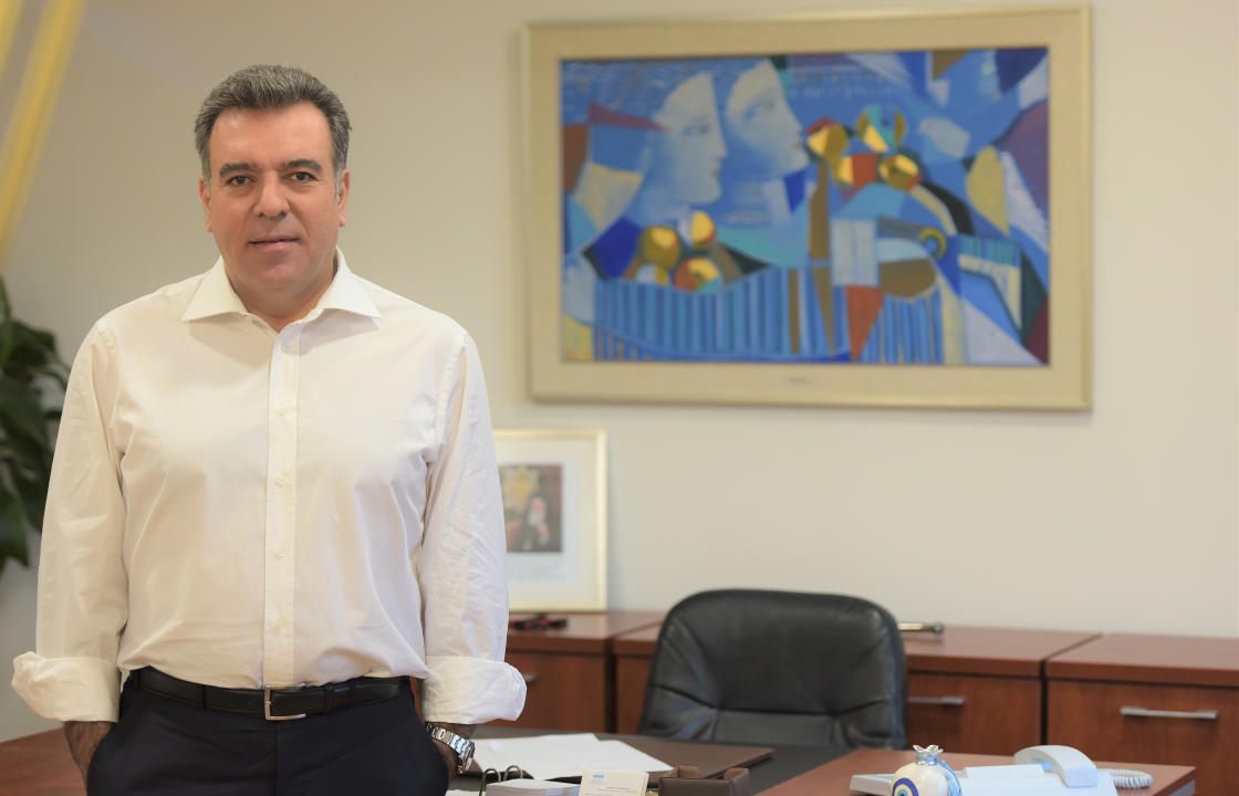 Ο Μάνος Κόνσολας εξελέγη καθηγητής στη Σχολή Ανθρωπιστικών Επιστημών του Πανεπιστημίου Αιγαίου