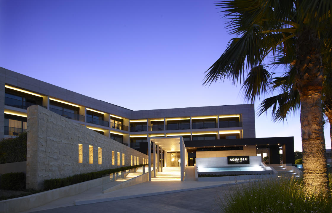 Με το βραβείο «ΚΑΛΥΤΕΡΟ BOUTIQUE STYLE HOTEL» διακρίθηκε το Aqua Blu Boutique Hotel + Spa