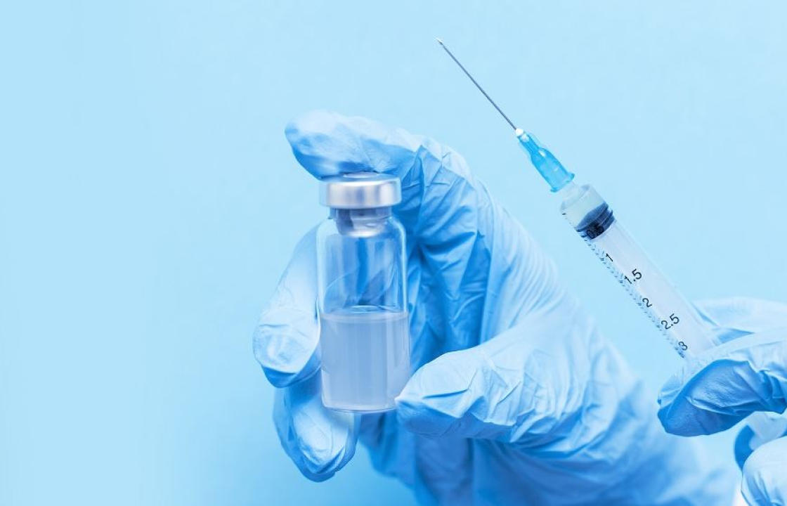 Εθνική Επιτροπή Εμβολιασμών: Συνεχίζεται ο εμβολιασμός με AstraZeneca