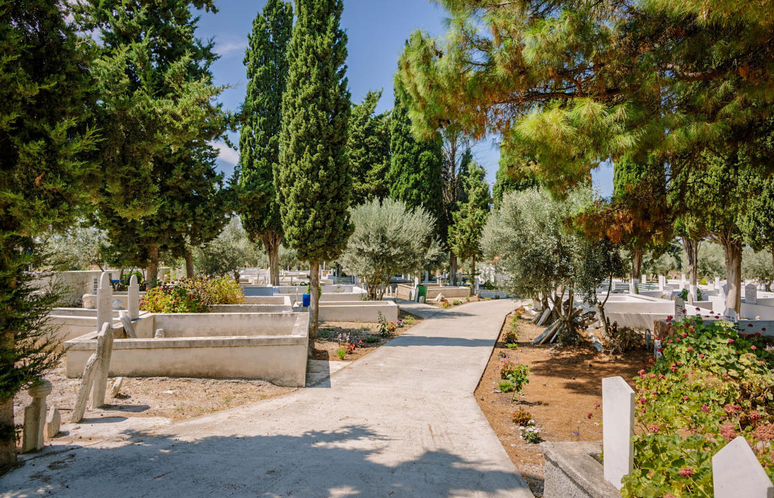 Ρύθμιση για ταφή μουσουλμάνων σε Κω, Ρόδο, Θράκη και Αττική - Τι προβλέπει το νομοσχέδιο