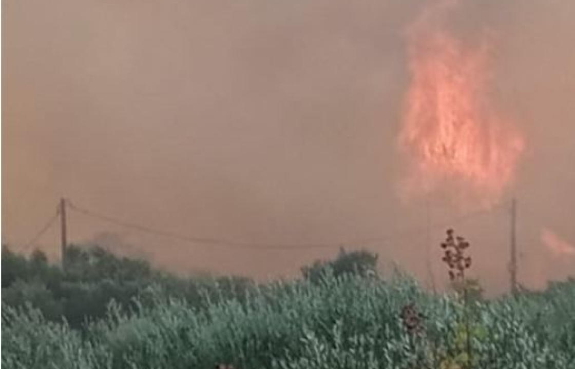 Μάχη με τις φλόγες στη Ρόδο