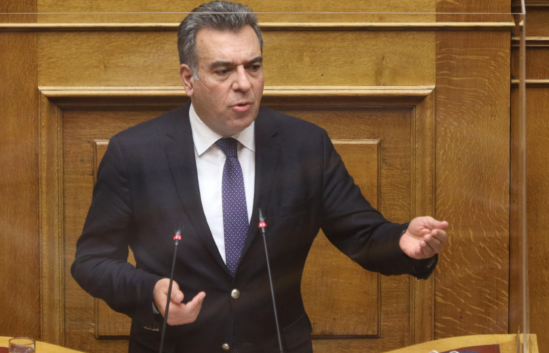 Μάνος Κόνσολας: Να γίνει το λιμάνι της Καλύμνου πύλη εισόδου-εξόδου και να βελτιωθούν οι εγκαταστάσεις