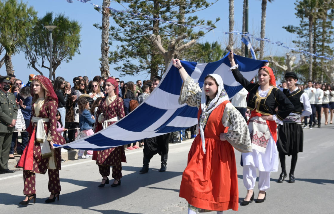 Η παρέλαση της 25ης Μαρτίου στην πόλη της Κω