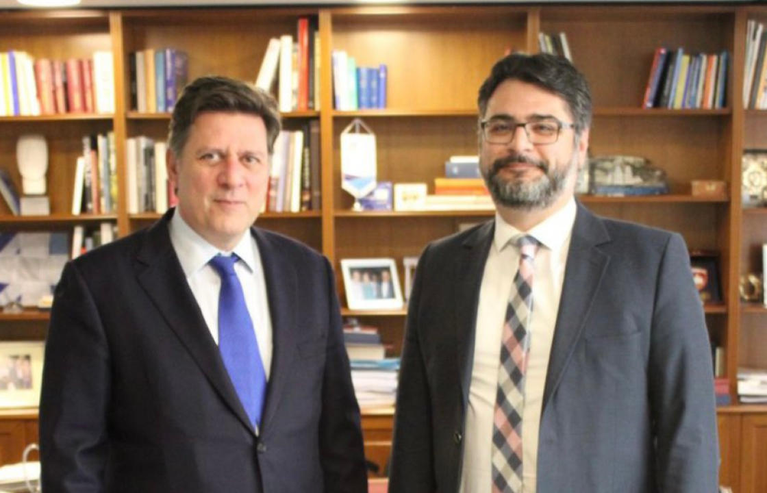 Συνάντηση Βαρβιτσιώτη - Ανδρουλάκη. &#039;&#039;Οι υπηρεσίες σας προς τον Ελληνισμό της Ουκρανίας και το ΥΠΕΞ είναι τεράστιες&#039;&#039;