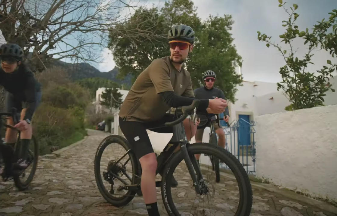 Με βίντεο που γυρίστηκε στην Κω, η ιταλική εταιρεία 3Tbike παρουσίασε το εξαιρετικό ποδήλατο 3T Exploro Ultra