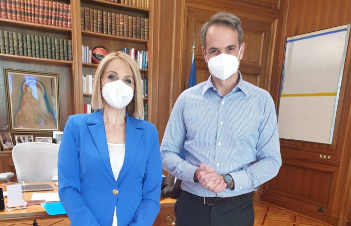 Η συνάντηση της Μίκας Ιατρίδη με τον Πρωθυπουργό Κυριάκο Μητσοτάκη