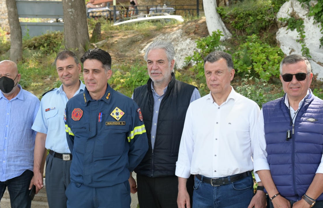 Στη Ζιά ο Υπουργός Κλιματικής Κρίσης και Πολιτικής Προστασίας - &#039;&#039;Τις επόμενες ημέρες θα είναι έτοιμη η μελέτη αντιμετώπισης δασικής πυρκαγιάς&#039;&#039;