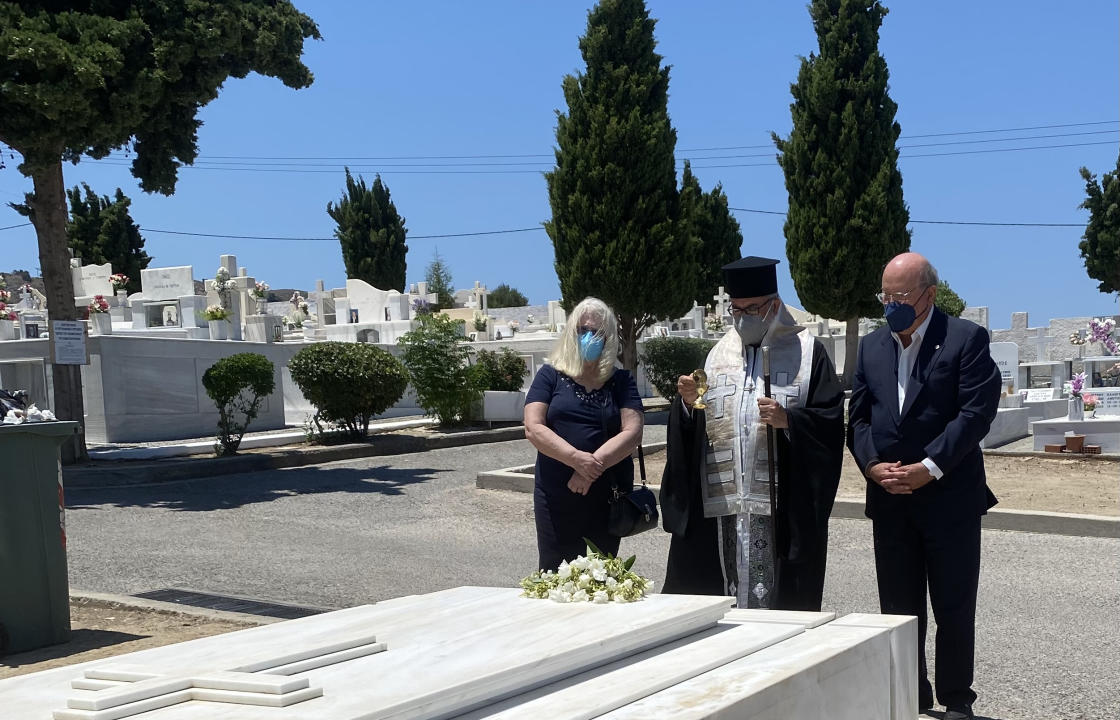 Επιμνημόσυνη Δέηση στο ταφικό μνημείο του Σταμάτη Κ. Μανούση