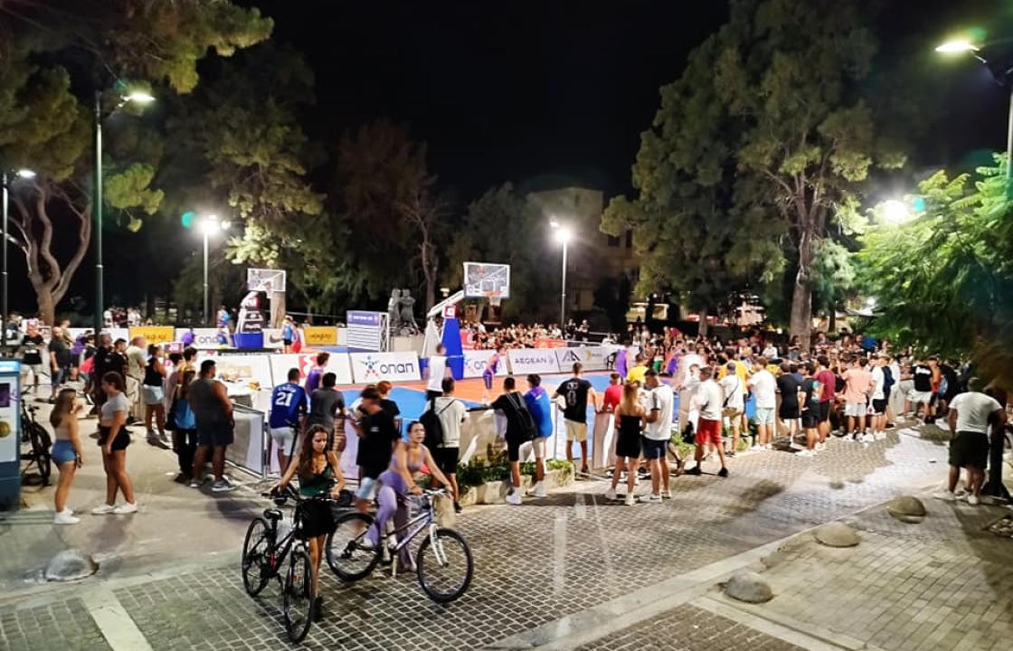 Με την παρουσία αρκετού κόσμου ξεκίνησε χθες στην πλατεία Ανταγόρα το 5ο Kos Basketball Festival που διοργανώνει ο Α.Σ. Φοίβος