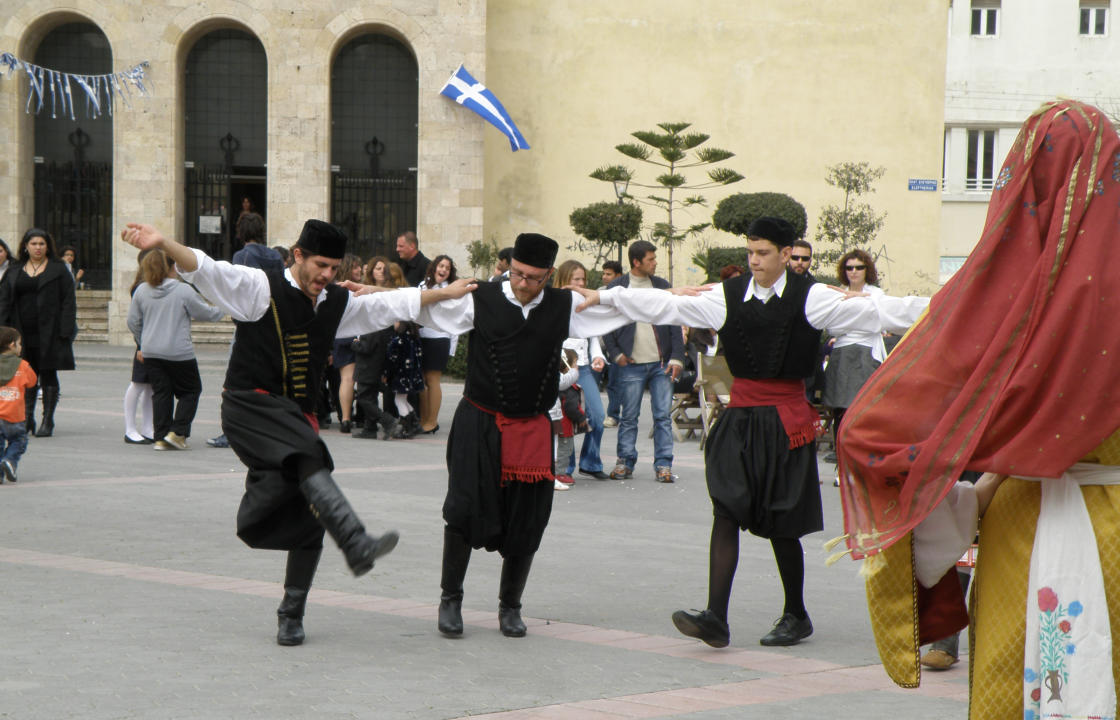 Εμμανουήλ Χαλκιδιός Ρούμα: Το Ελληνικό πανηγύρι είναι ζωντανό - Κοντά στον άνθρωπο και στην ανάγκη του για χορό και μουσική