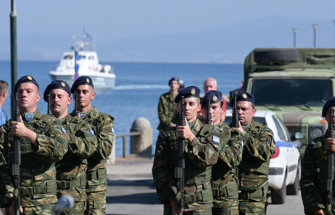 Η επιμνημόσυνη δέηση και η κατάθεση στεφάνων στο Ηρώο για τον Εορτασμό της 28ης Οκτωβρίου