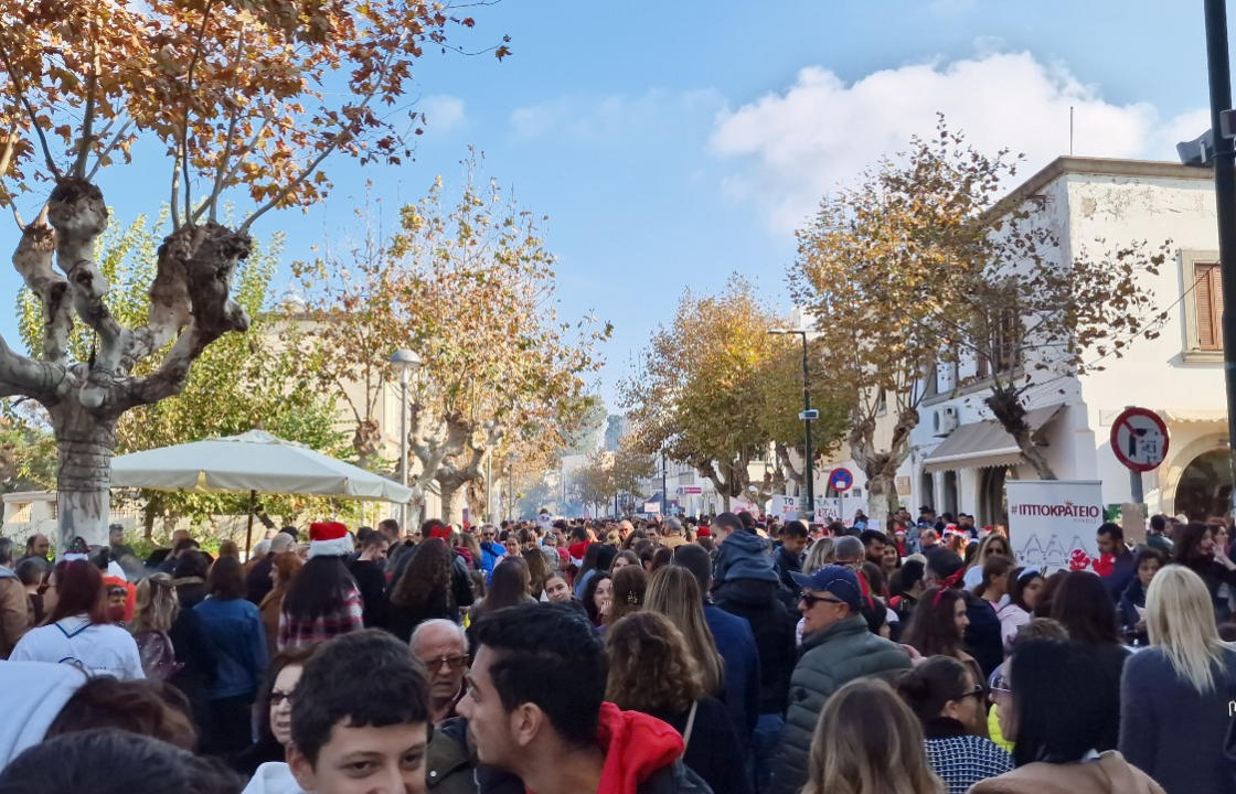 &#039;&#039;Μύρισε&#039;&#039; Χριστούγεννα στην πόλη της Κω - Δείτε φωτογραφίες και βίντεο από το Χριστουγεννιάτικο παζάρι