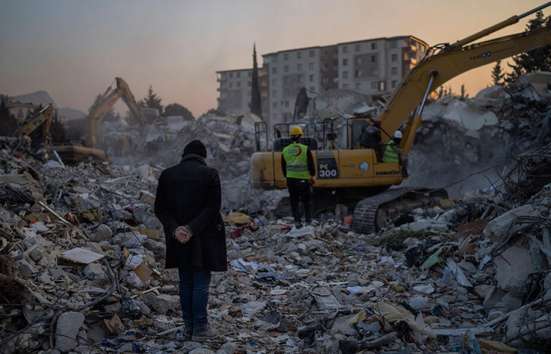 Τουρκία: Μια γυναίκα και ένα παιδί βγήκαν ζωντανοί από τα ερείπια 150 ώρες μετά τον σεισμό