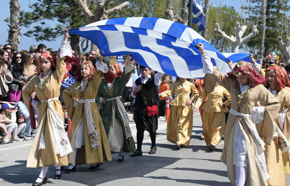 Η παρέλαση της 25ης Μαρτίου στην πόλη της Κω