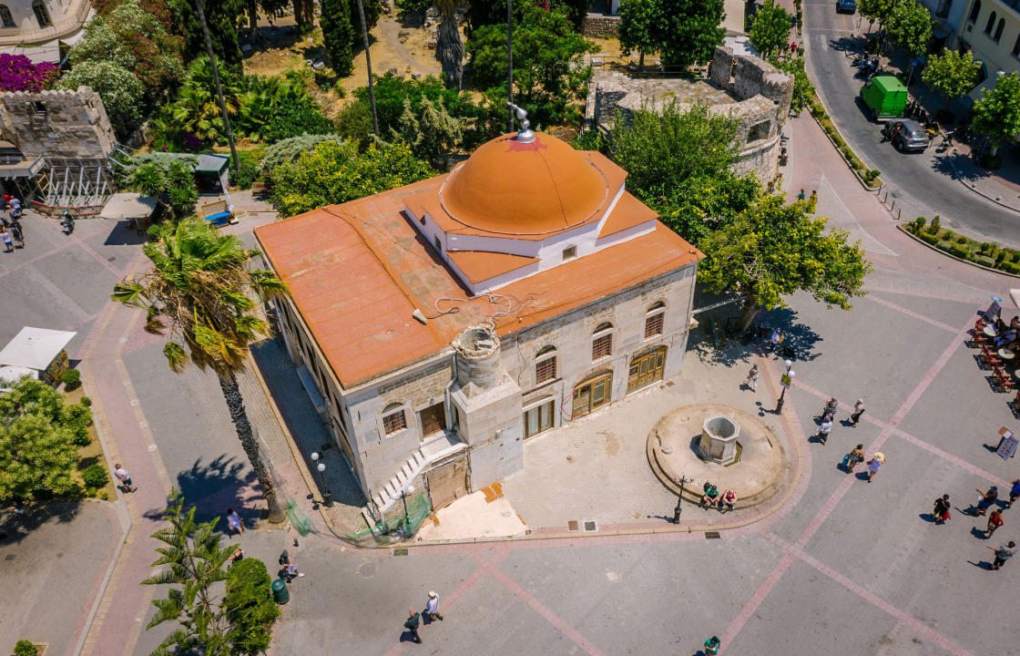 Τον Οκτώβριο του 2023 θα ξεκινήσουν οι εργασίες αποκατάστασης του Μουσουλμανικού τεμένους Defterdar στη Πλατεία Ελευθερίας