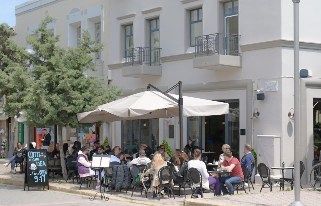 Το Propaganda Caffe στην Πλατεία Καζούλη κάνει τη διαφορά - Ανοιχτό και τα βράδια