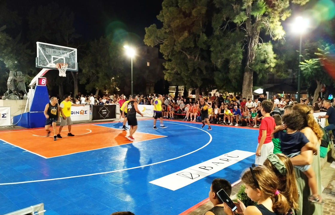 Με αμείωτη ένταση συνεχίζεται στην πλατεία Ανταγόρα το 6ο Kos 3X3 Basketball Festival, που διοργανώνει ο Α.Σ. Φοίβος, με τη συμμετοχή 74 ομάδων απ’ όλα τα Δωδεκάνησα.