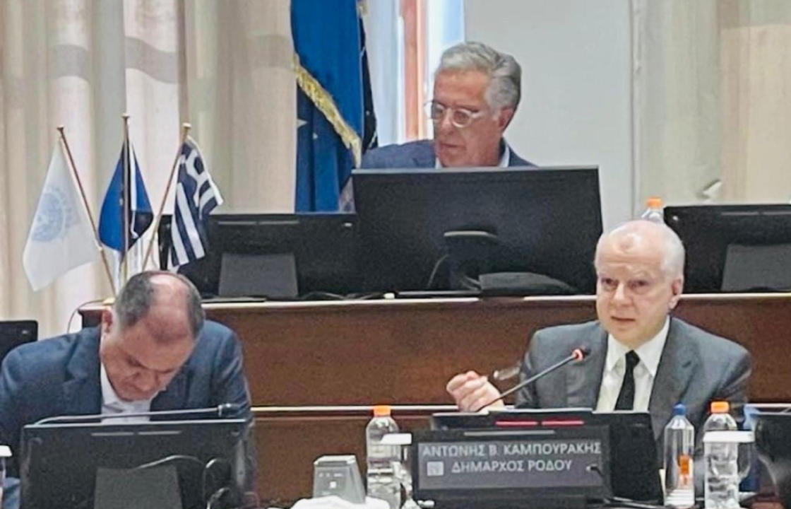 Ο Βασίλης Α. Υψηλάντης στη συζήτηση για τις πυρκαγιές στο Δημοτικό Συμβούλιο Δήμου Ρόδου και στις θρησκευτικές τελετές για τον προστάτη της Μεσαιωνικής Πόλης Ρόδου Άγιο Φανούριο