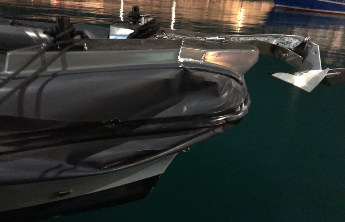 Δείτε φωτογραφίες από το σκάφος του λιμενικού στην Κω - Το εμβόλισε διακινητής τα μεσάνυχτα μετά από καταδίωξη. Συνελήφθη ο δράστης